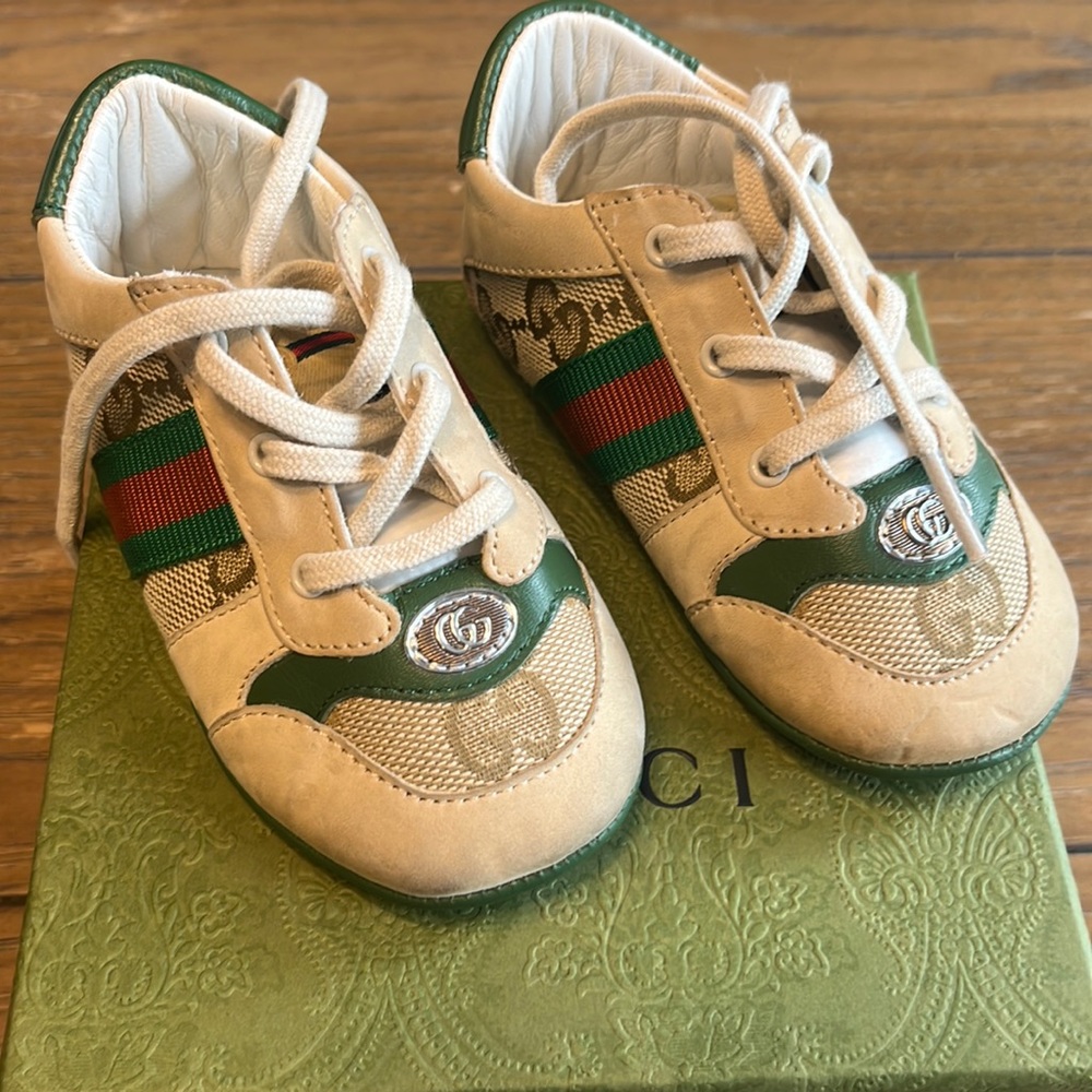 Gucci baby shoes size 19 slightly used
